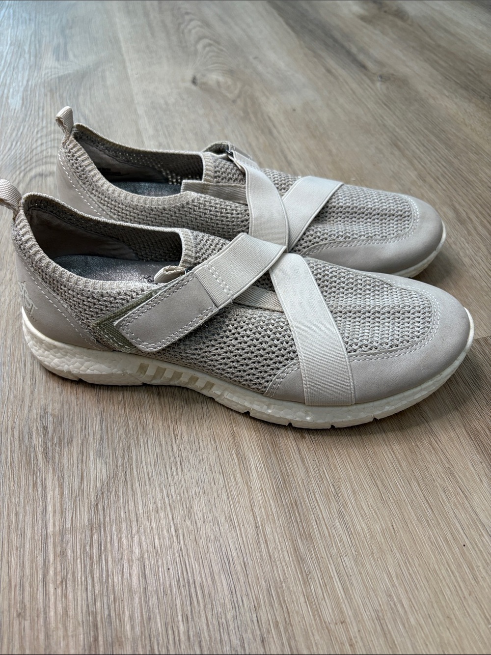 OTBT Vicky Slip On Sneakers Dove Grey Size 8 comfort minimalist neutral walking